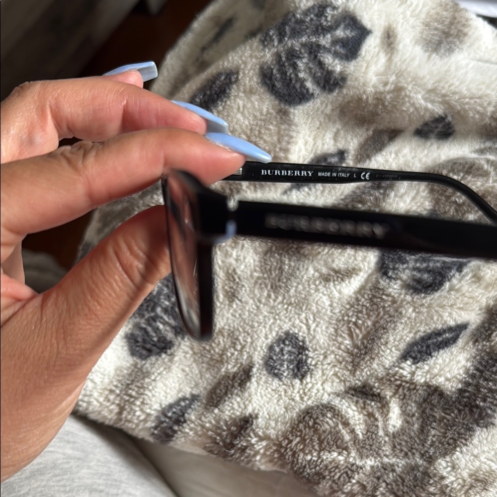 Burberry Classic Black Glasses - Picture 4 of 5